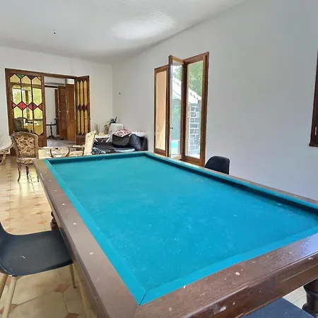 Au Calme Avec Piscine Et Sauna فيلة