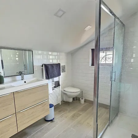 Au Calme Avec Piscine Et Sauna *
