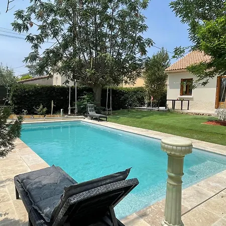 Au Calme Avec Piscine Et Sauna فيلة