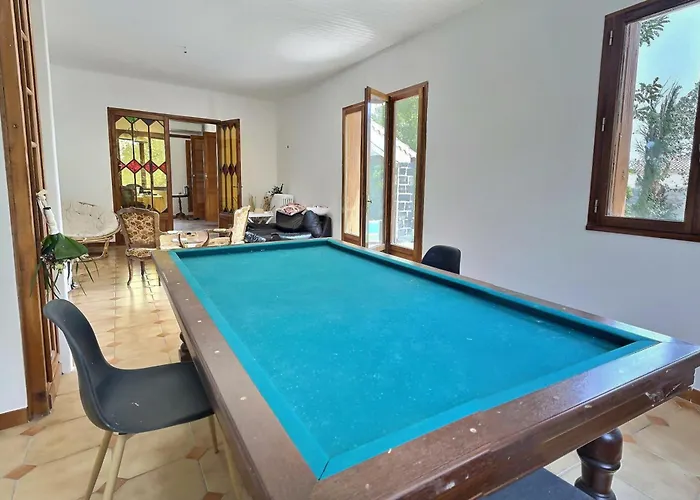 Au Calme Avec Piscine Et Sauna Villa